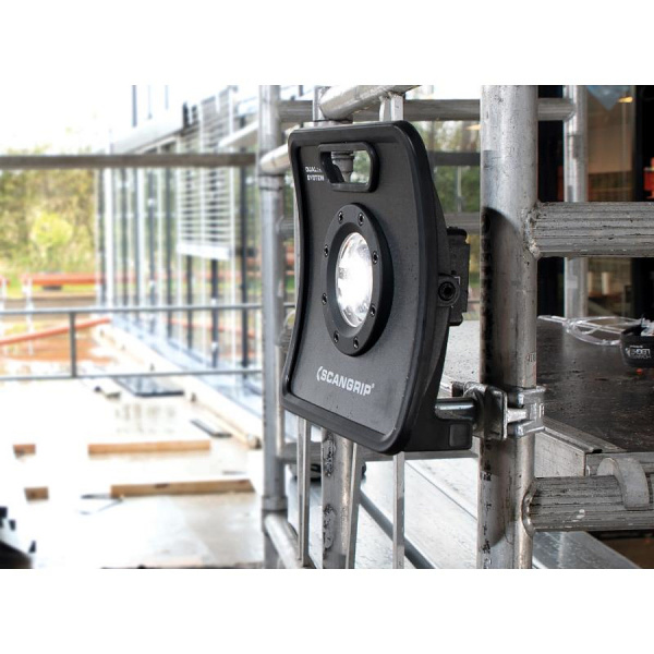 Кронштейн для фиксации фонарей на строительных лесах